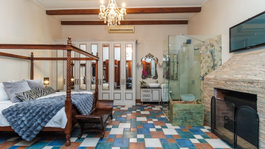 5 Bedroom Property for Sale in Winelands Western Cape